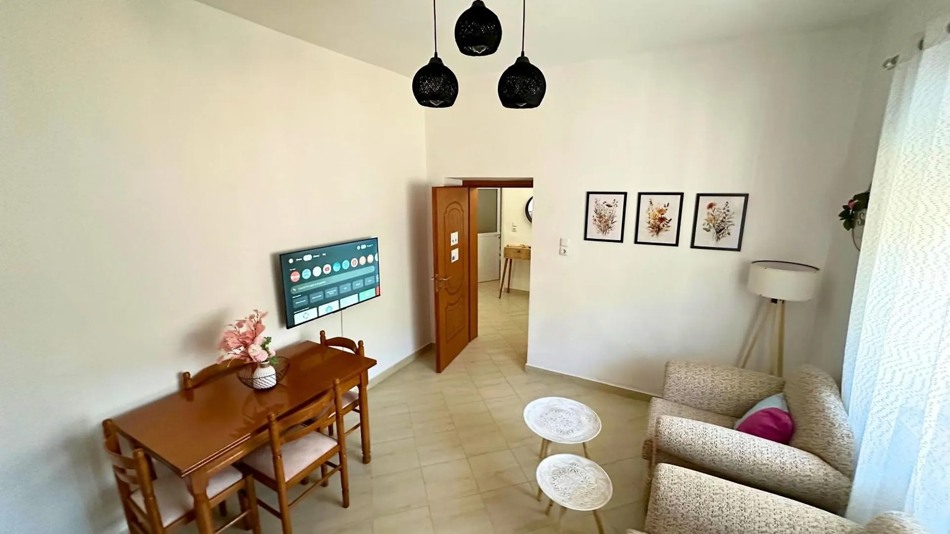Viewtopia House Dhermi Guest house