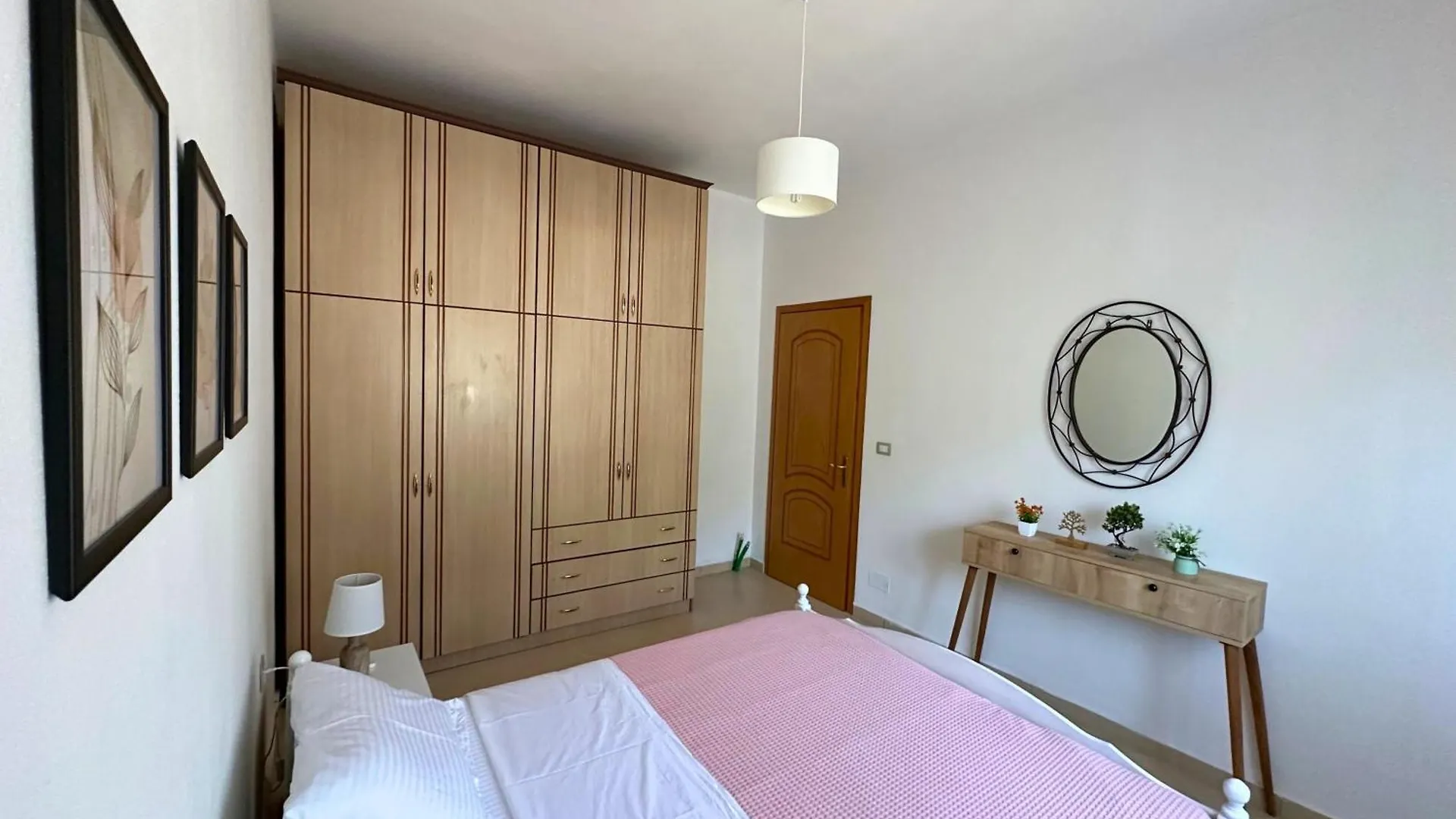 Viewtopia House Dhermi Guest house