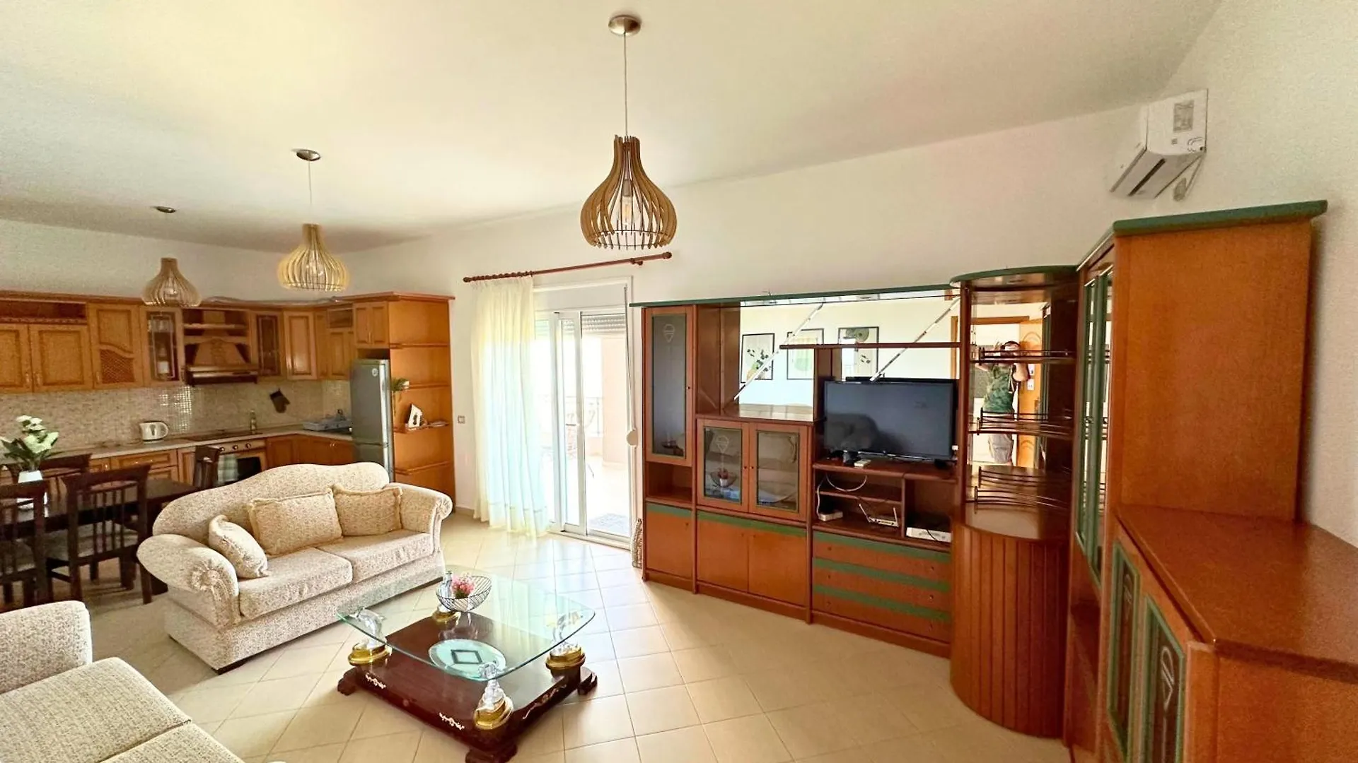 Viewtopia House Dhermi Guest house