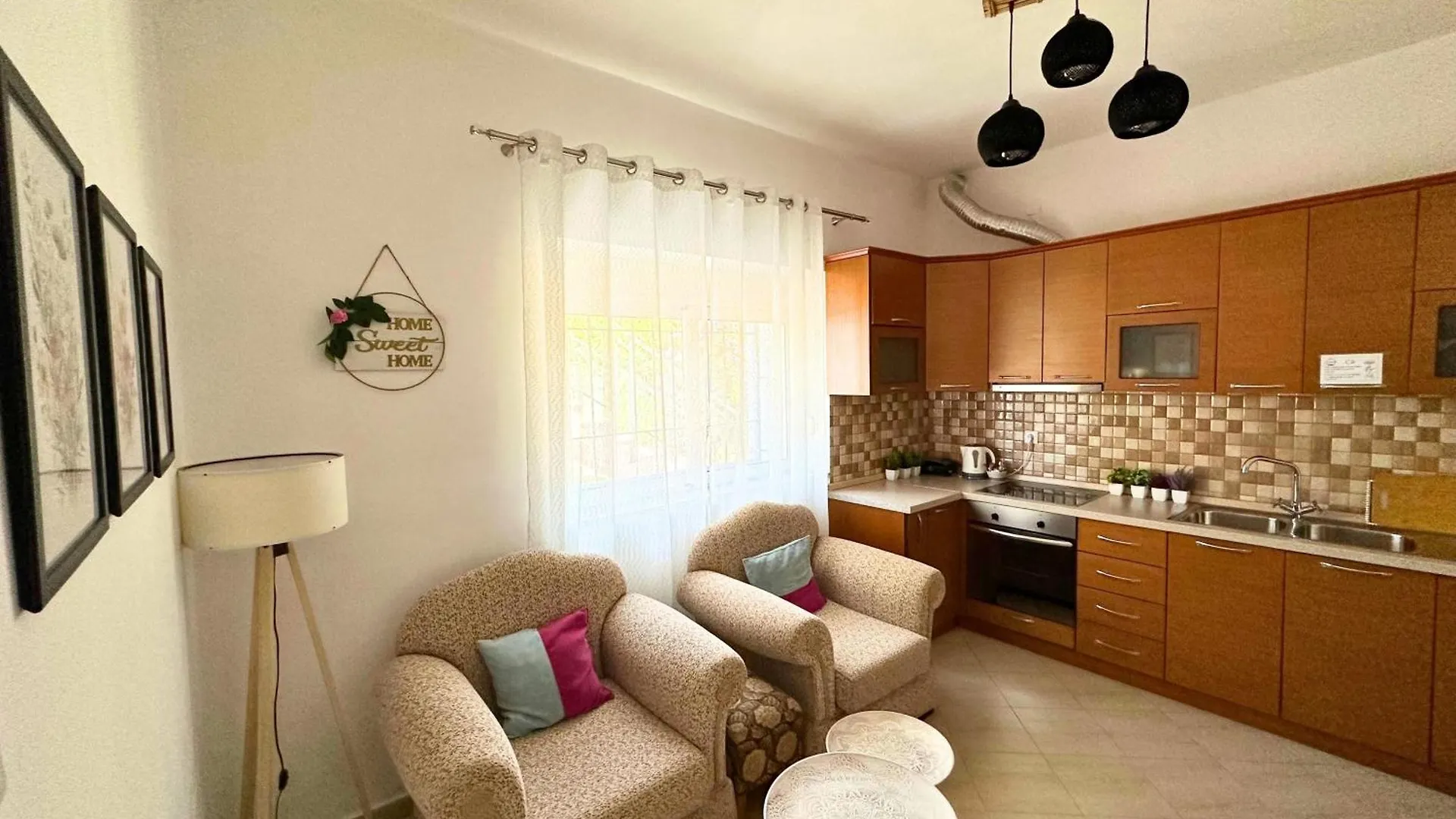 Viewtopia House Dhermi 0*,