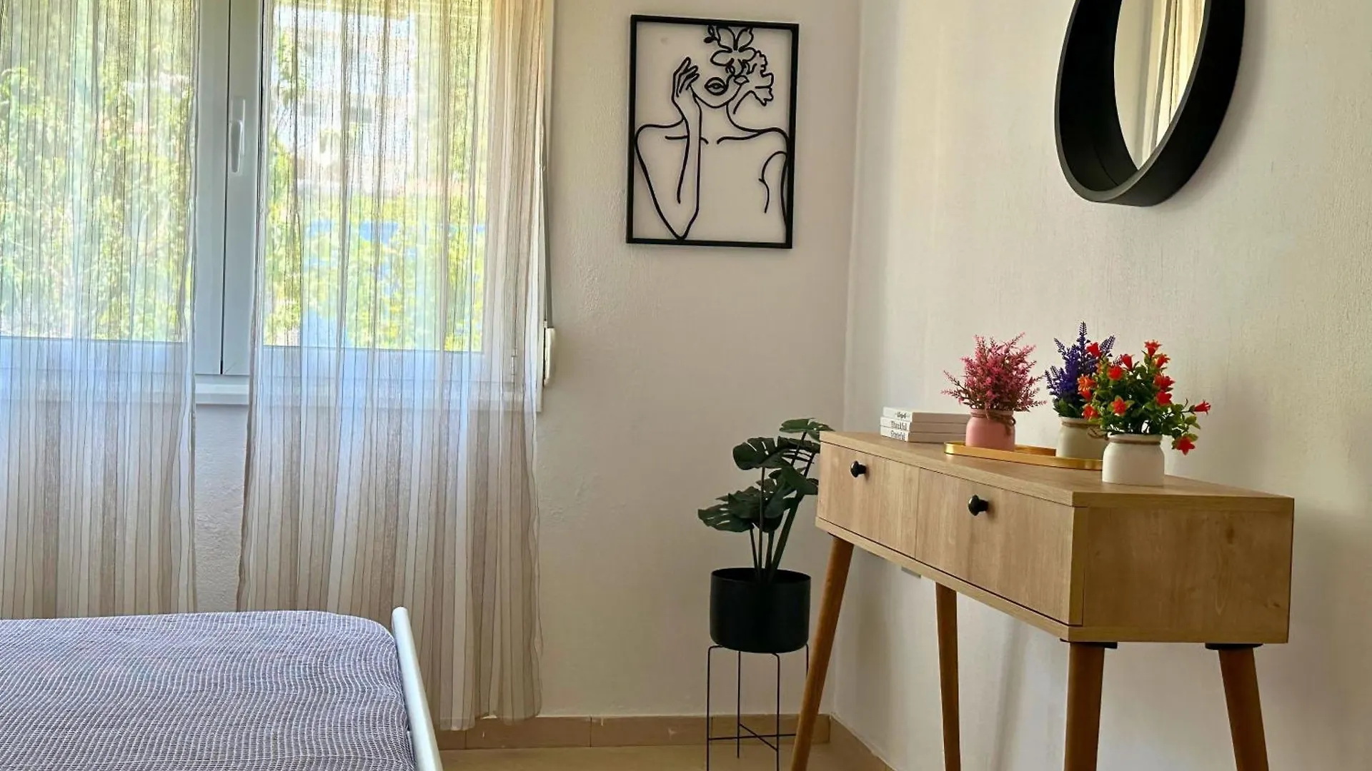 Viewtopia House Dhermi Guest house